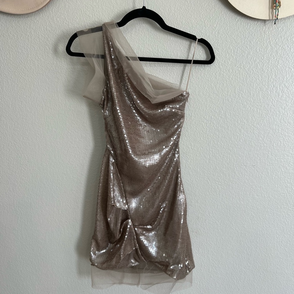 Elegant One-Shoulder Sequin Dress